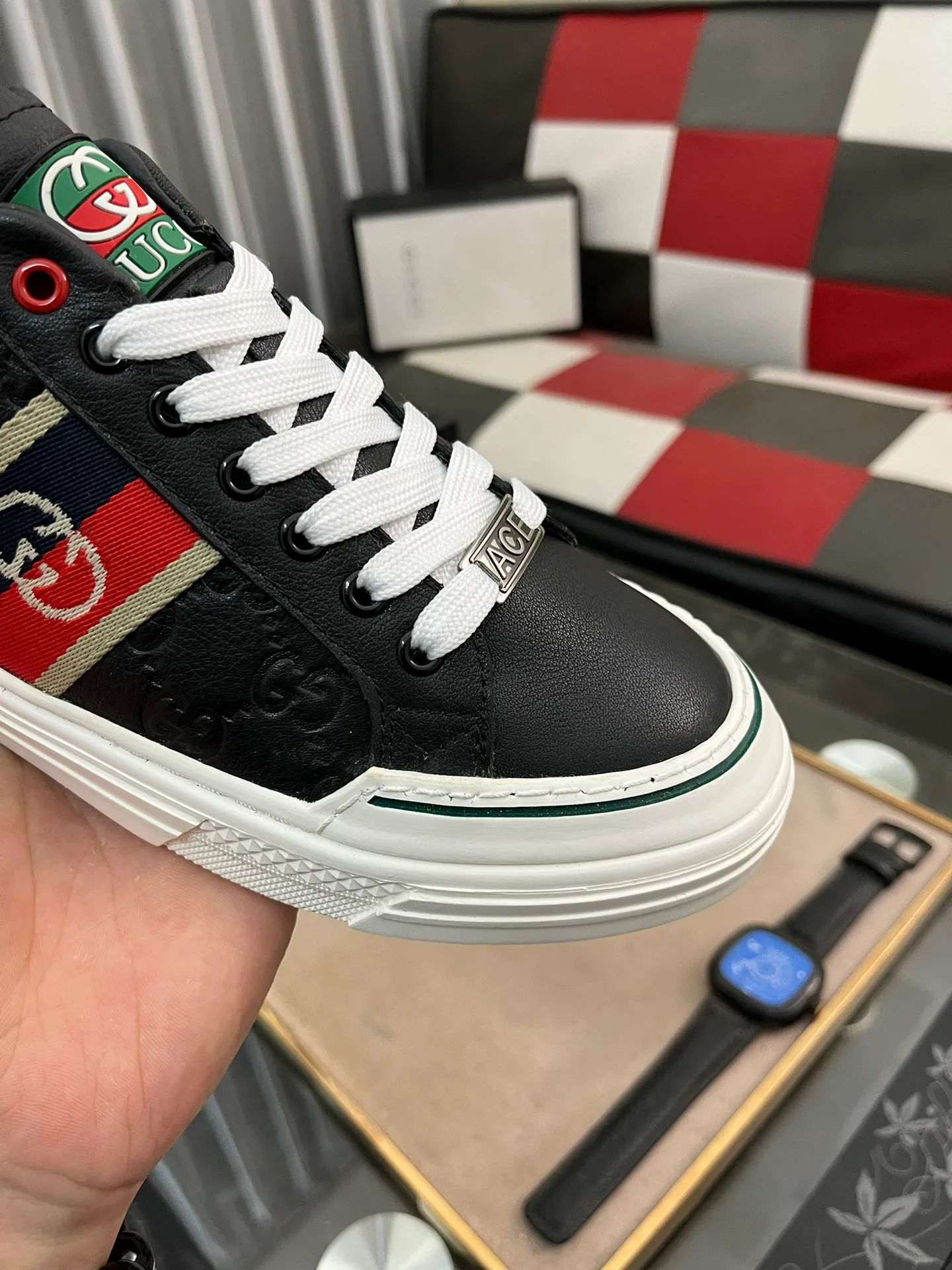 Men's shoes💰400⌚️⌚️[GUCCI] Gucci men's casual shoes are absolutely popular🔥The ultimate matching item for trendy men! The charm of super texture is irresistible, the main recommendation, the flower leather color is bright! The upper is made of high-quality cowhide + brand printed fabric, sheepskin feet, wear-resistant rubber sole, noble and elegant! Extremely comfortable🎁🎁You can be as handsome as you want💪 38-442⃣️colors available